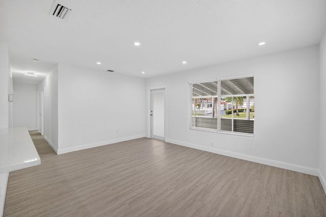 631 N 70th Avenue, Hollywood, FL 33024