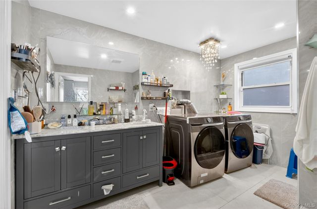 14334 14th Avenue, Whitestone, NY 11357