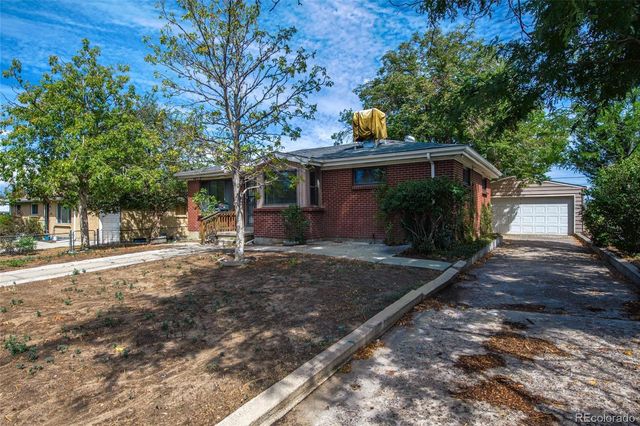 14205 E 25th Place, Aurora, CO 80011