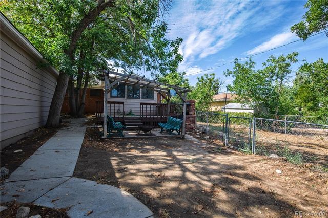 14205 E 25th Place, Aurora, CO 80011
