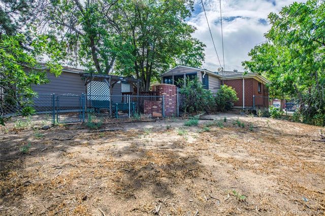 14205 E 25th Place, Aurora, CO 80011