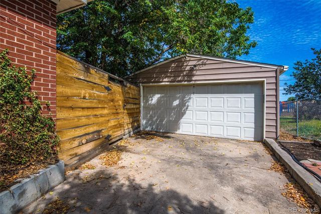 14205 E 25th Place, Aurora, CO 80011