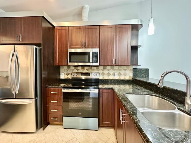 1917 NW 94th Avenue 204a, Coral Springs, FL 33071