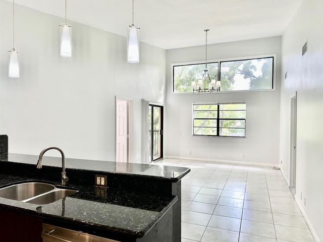 1917 NW 94th Avenue 204a, Coral Springs, FL 33071