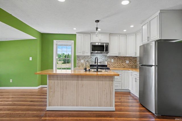 19932 Auten Road, South Bend, IN 46637