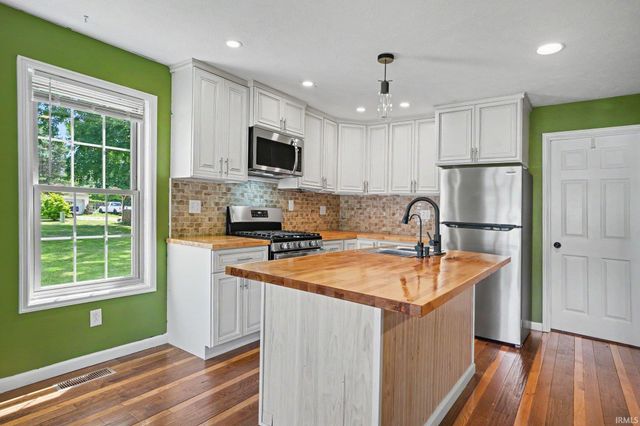 19932 Auten Road, South Bend, IN 46637