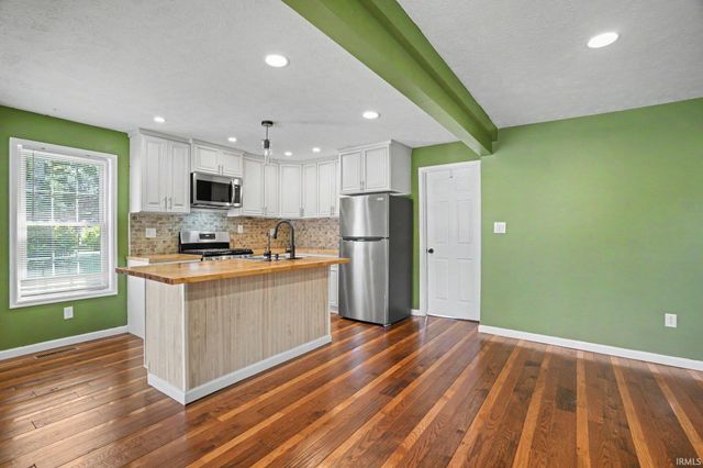 19932 Auten Road, South Bend, IN 46637