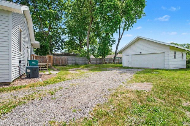 19932 Auten Road, South Bend, IN 46637