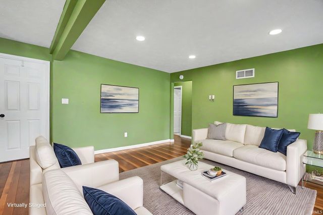 19932 Auten Road, South Bend, IN 46637