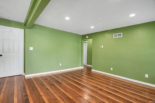 19932 Auten Road, South Bend, IN 46637