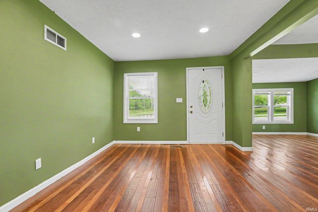 19932 Auten Road, South Bend, IN 46637
