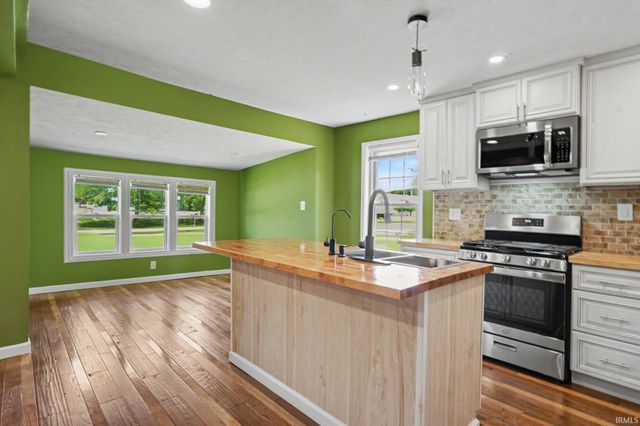 19932 Auten Road, South Bend, IN 46637