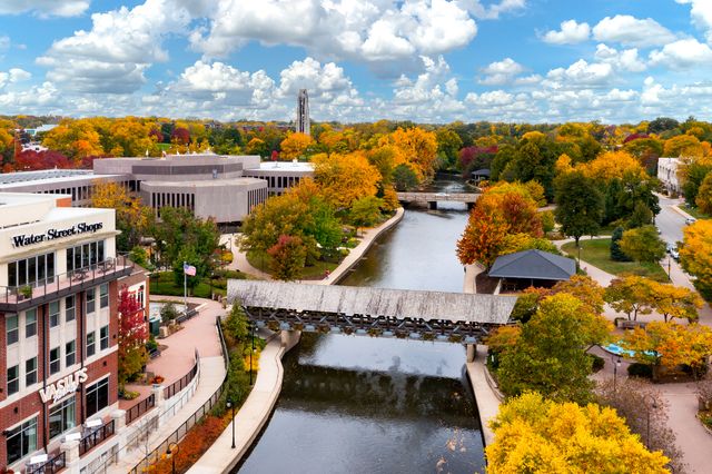 908 Julian Court, Naperville, IL 60540