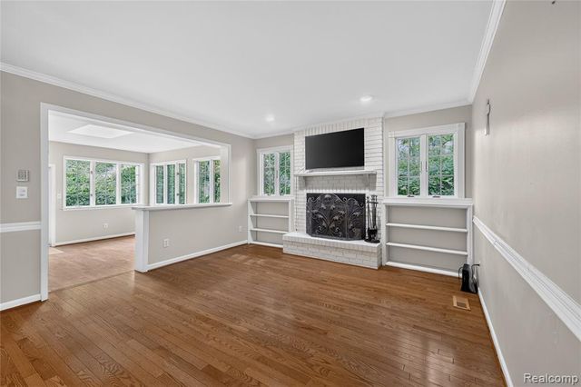 25645 Meridian Road, Grosse Ile, MI 48138