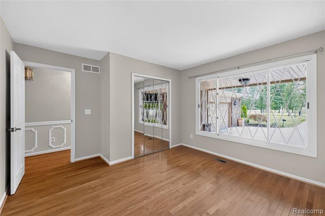 25645 Meridian Road, Grosse Ile, MI 48138