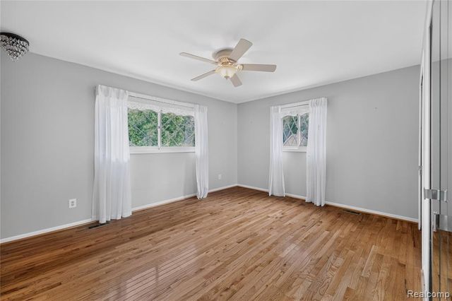 25645 Meridian Road, Grosse Ile, MI 48138