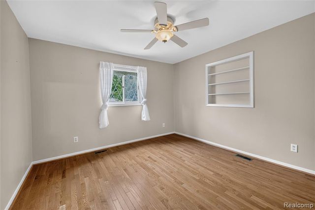 25645 Meridian Road, Grosse Ile, MI 48138