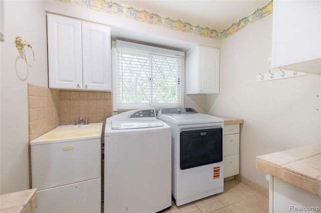 25645 Meridian Road, Grosse Ile, MI 48138