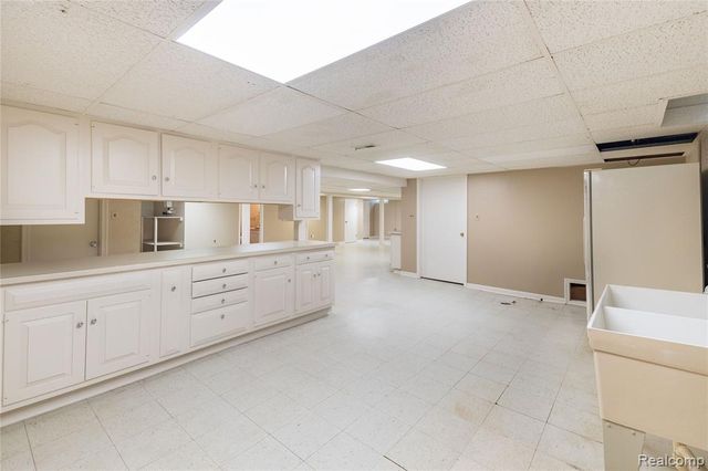 25645 Meridian Road, Grosse Ile, MI 48138