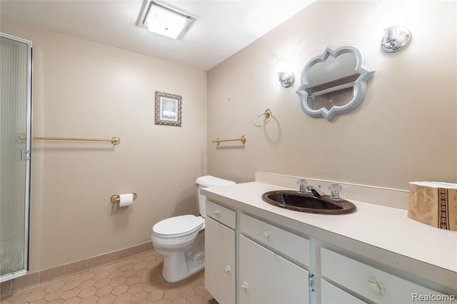 25645 Meridian Road, Grosse Ile, MI 48138