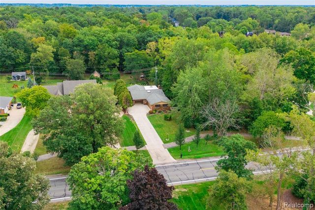 25645 Meridian Road, Grosse Ile, MI 48138