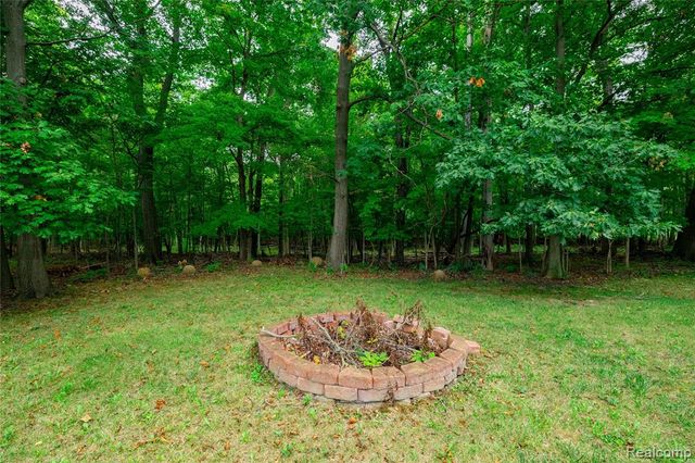 25645 Meridian Road, Grosse Ile, MI 48138