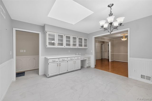 25645 Meridian Road, Grosse Ile, MI 48138