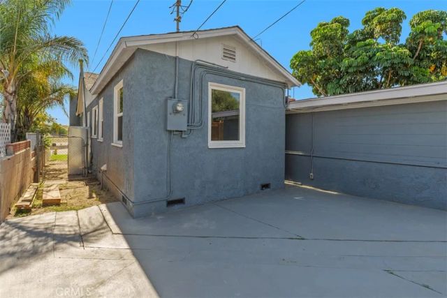 1355 E Olive Street, Colton, CA 92324