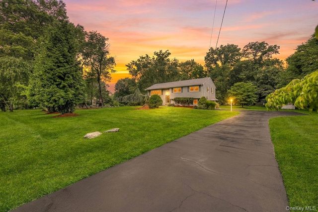 9 Blossom Road, Suffern, NY 10901