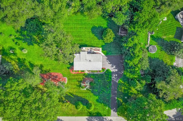 9 Blossom Road, Suffern, NY 10901