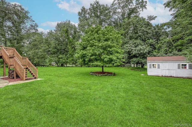 9 Blossom Road, Suffern, NY 10901