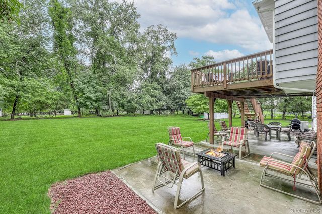9 Blossom Road, Suffern, NY 10901
