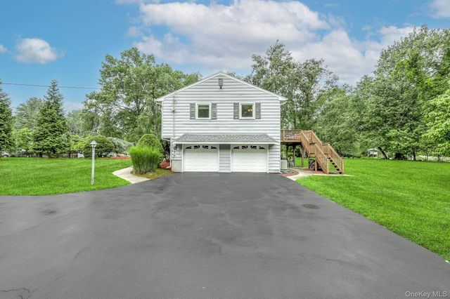9 Blossom Road, Suffern, NY 10901