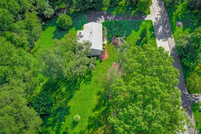 9 Blossom Road, Suffern, NY 10901