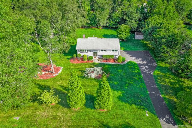 9 Blossom Road, Suffern, NY 10901