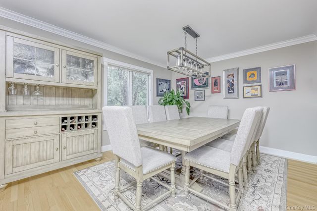 9 Blossom Road, Suffern, NY 10901