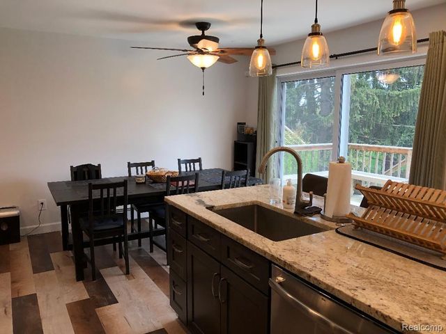 8135 KENWICK Drive, White Lake Charter Township, MI 48386