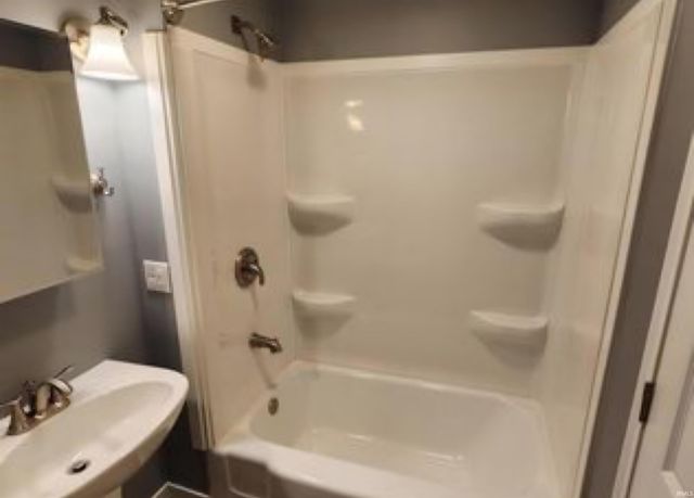 915 S 8th Street # 2, Goshen, IN 46526