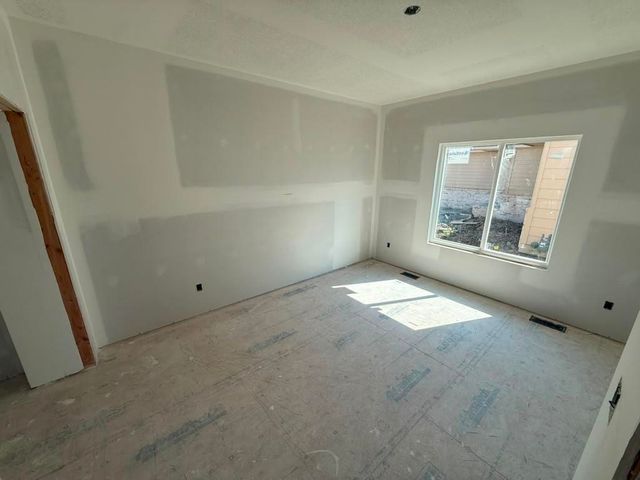 8955 E Joshua St, Bel Aire, KS 67226