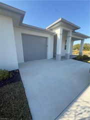 101 Pennfield St, Lehigh Acres, FL 33974