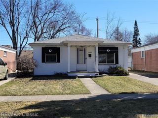 6198 Robindale Avenue, Dearborn Heights, MI 48127