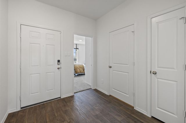 827 Arnold LOOP, Uhland, TX 78640
