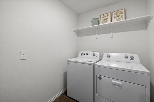 827 Arnold LOOP, Uhland, TX 78640