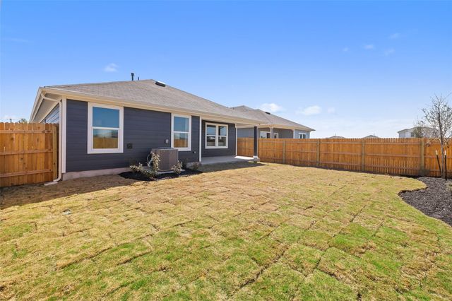 827 Arnold LOOP, Uhland, TX 78640