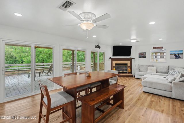 13410 River Road, Gulfport, MS 39503