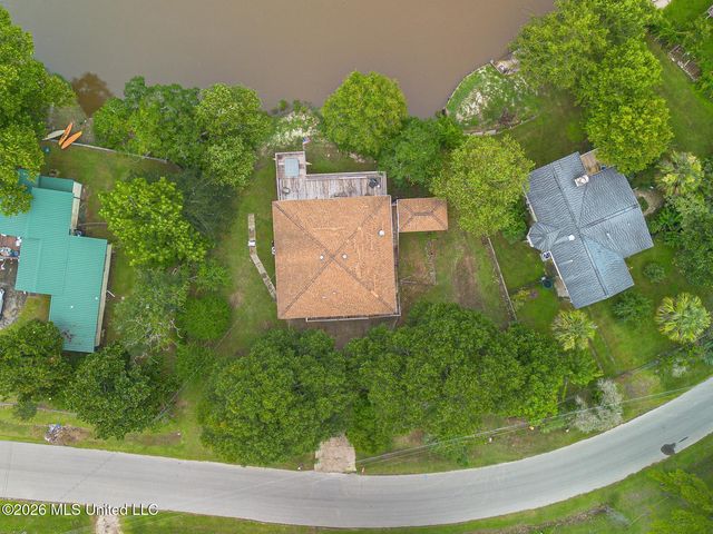 13410 River Road, Gulfport, MS 39503