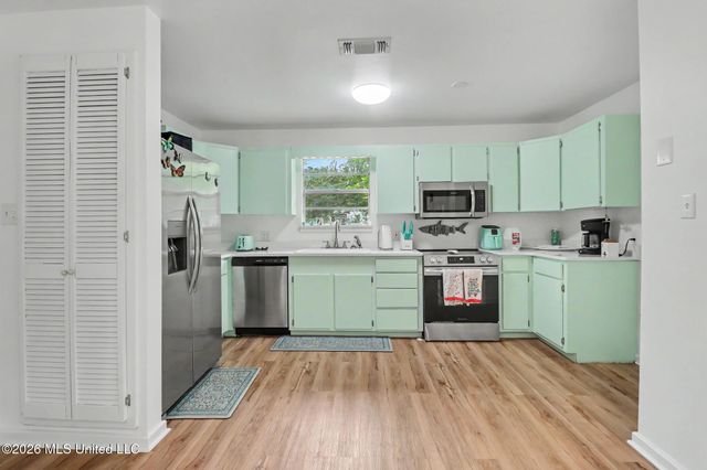13410 River Road, Gulfport, MS 39503