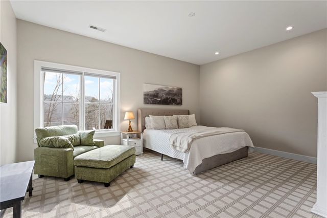 225 Saranac Drive, Sunset, SC 29685