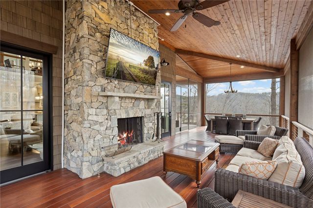 225 Saranac Drive, Sunset, SC 29685