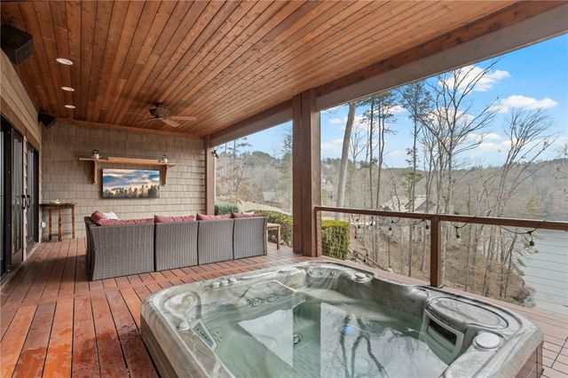 225 Saranac Drive, Sunset, SC 29685